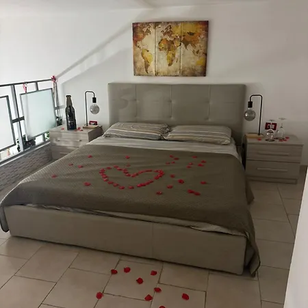 Frizzi&Lazzi House-2